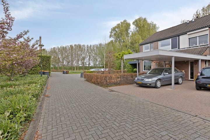 Foto 38 van van Colsterstraat 9