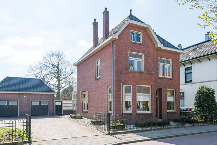 Spoorstraat 27