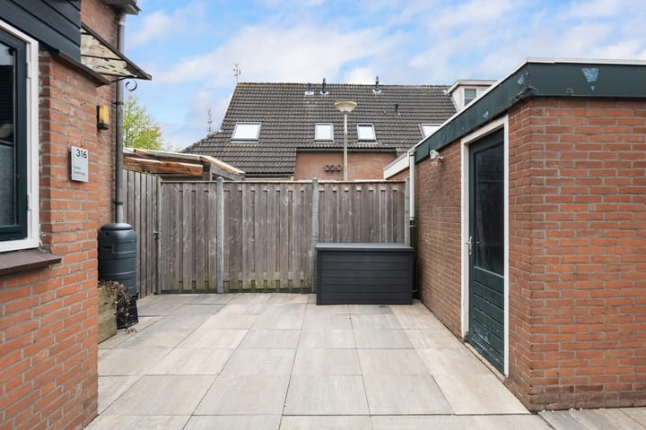 Photo 43 of Karperveen 316