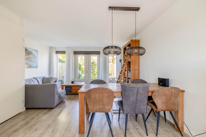 Foto 7 van Stationsplein 50