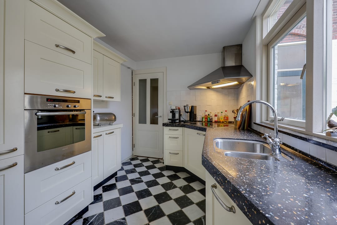 Photo 16 of Pasteurstraat 15