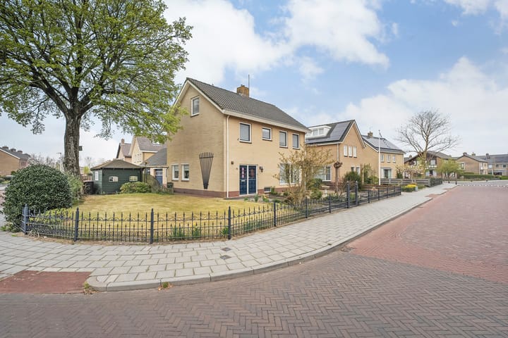 Photo 1 of Lindenlaan 15