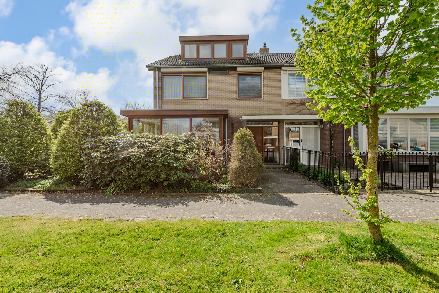 Foto 1 van Van Limburg Stirumlaan 1