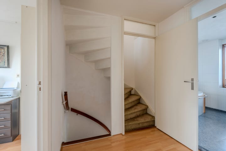 Foto 16 van Van Limburg Stirumlaan 1