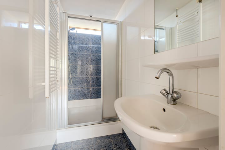 Foto 20 van Van Limburg Stirumlaan 1