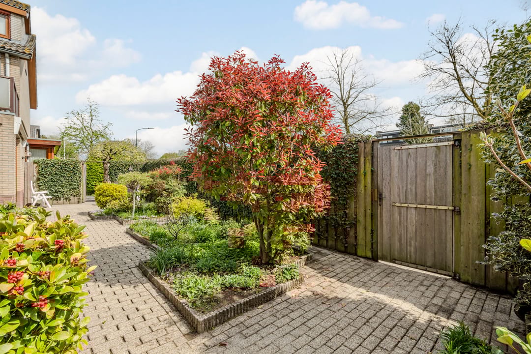 Foto 37 van Van Limburg Stirumlaan 1