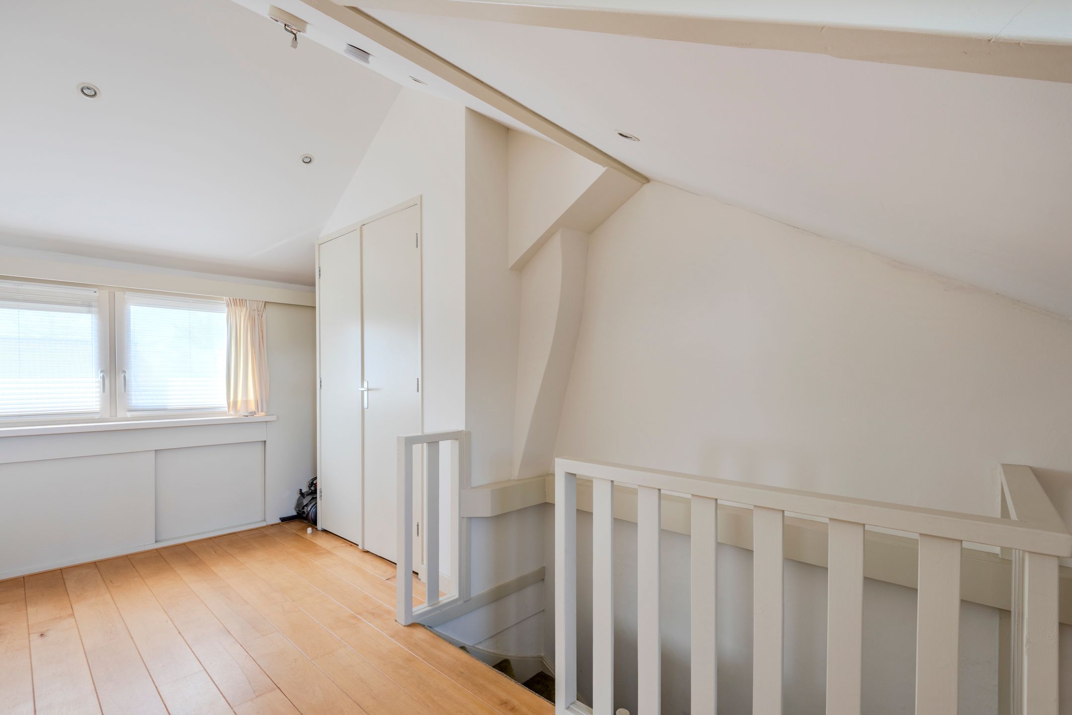 Foto 30 van Van Limburg Stirumlaan 1