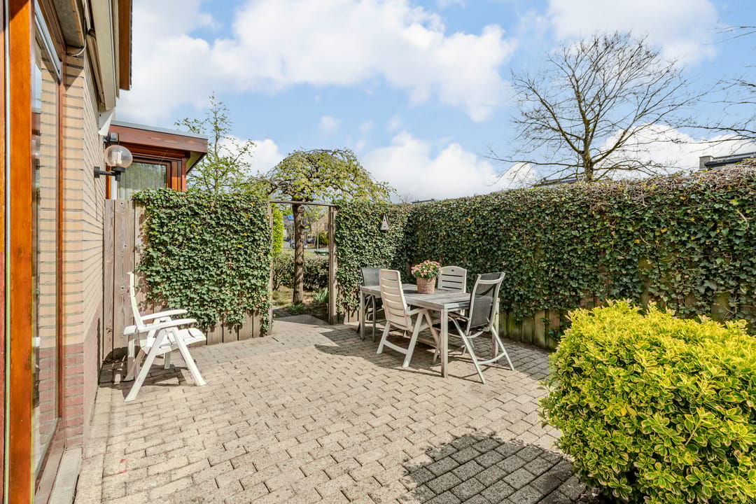 Foto 38 van Van Limburg Stirumlaan 1