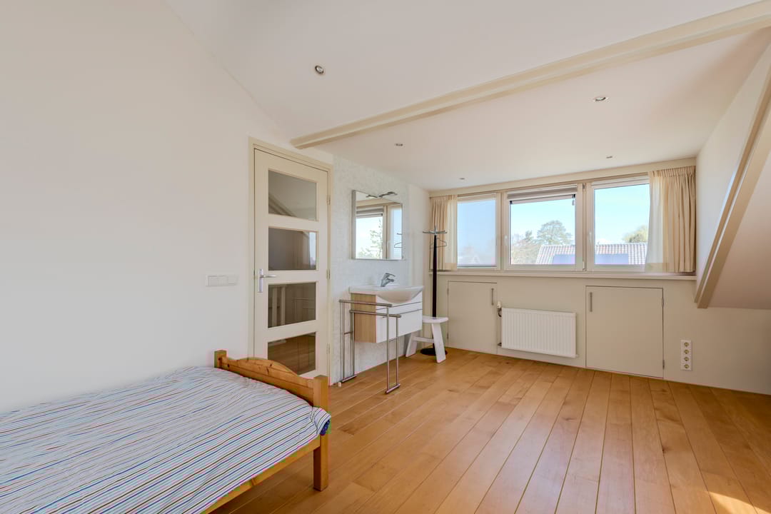 Foto 32 van Van Limburg Stirumlaan 1