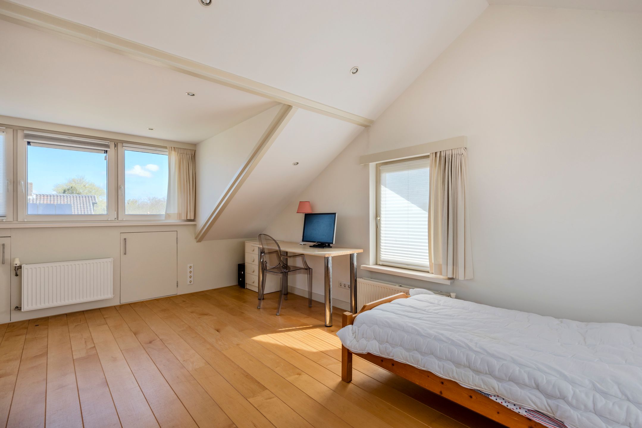 Foto 33 van Van Limburg Stirumlaan 1