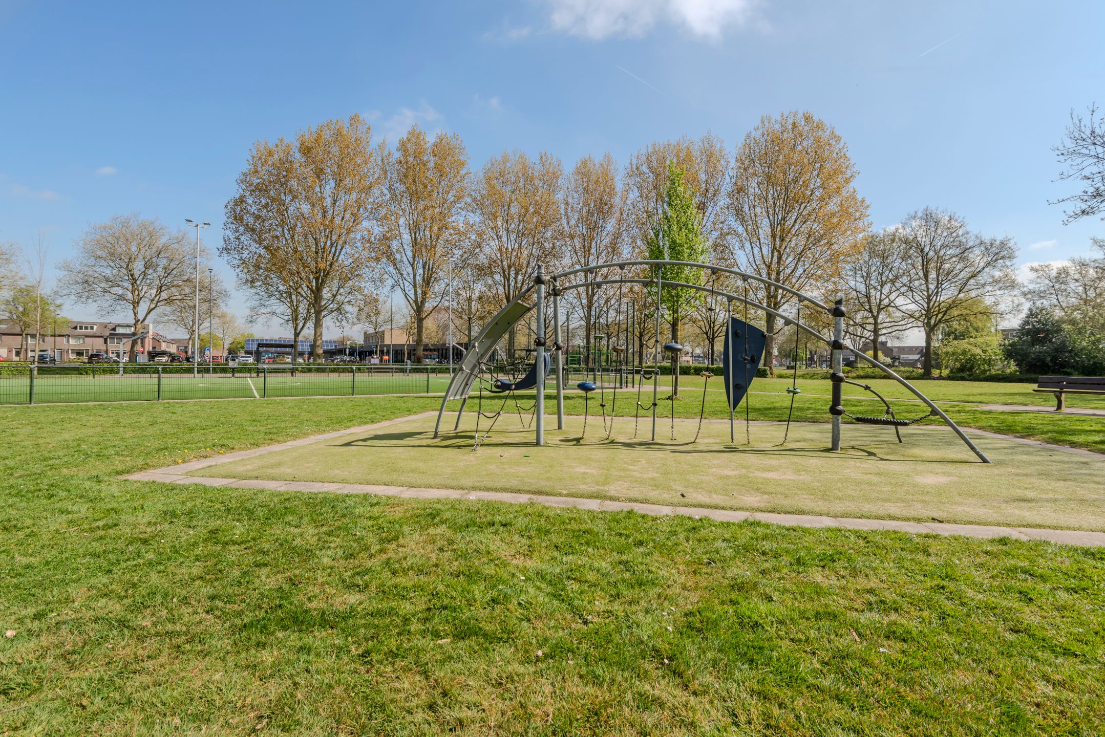 Foto 48 van Van Limburg Stirumlaan 1