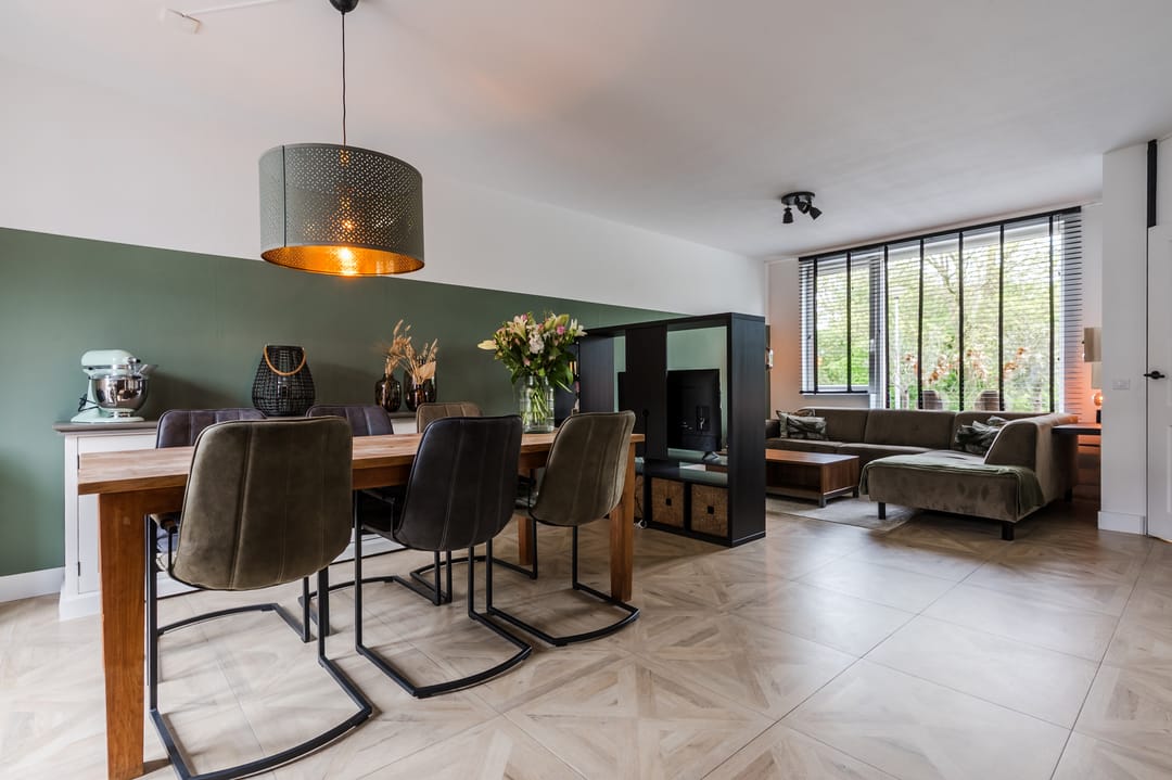 Photo 2 of Haring 13