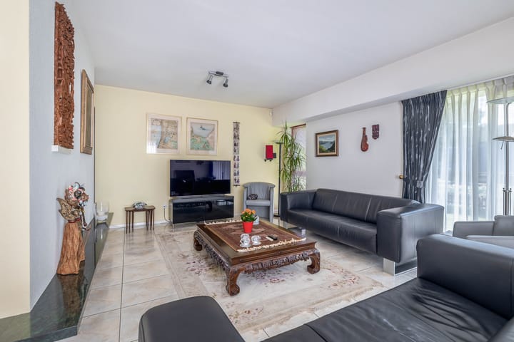 Photo 10 of Weeresteinstraat 191