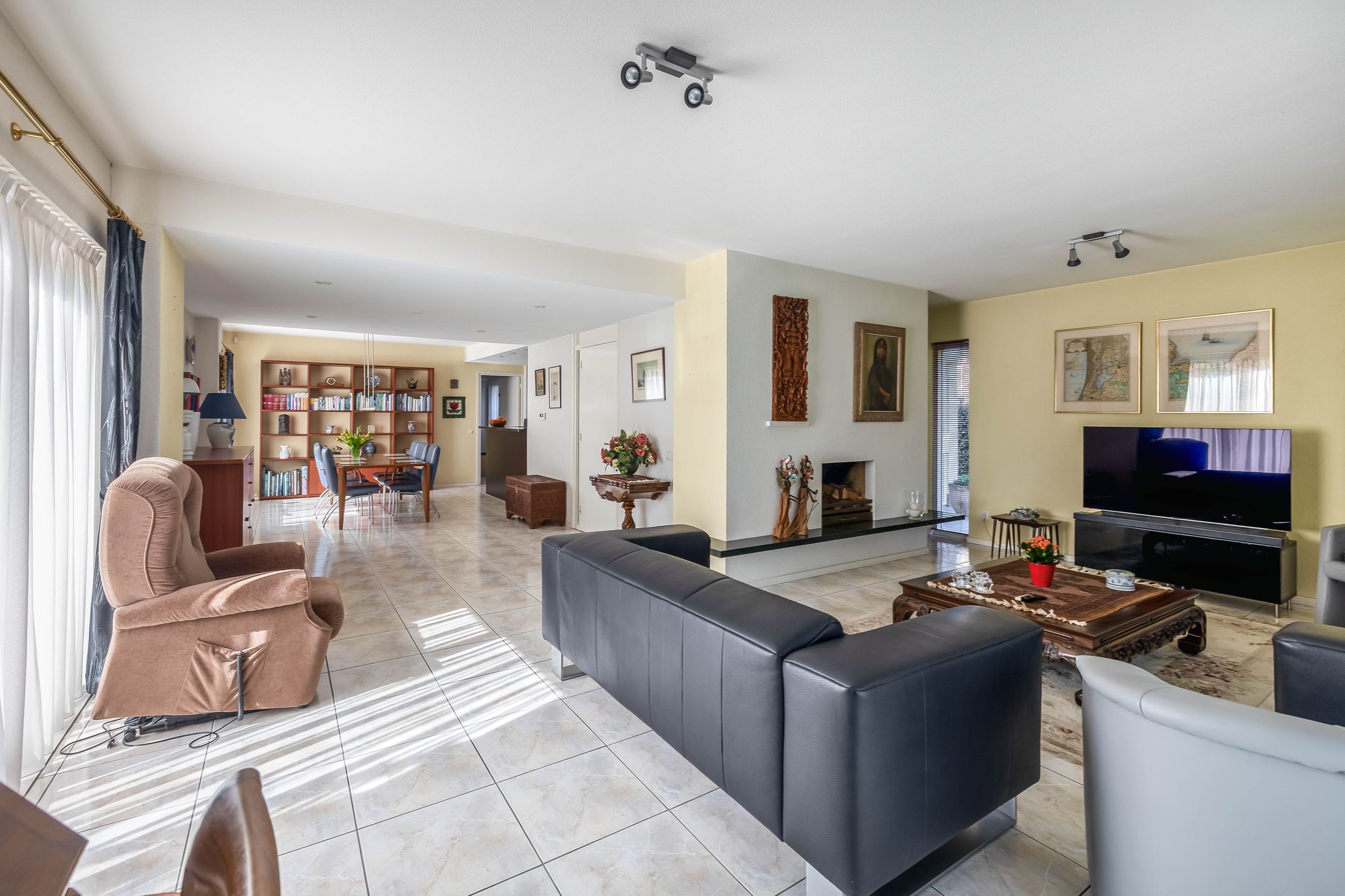 Photo 12 of Weeresteinstraat 191