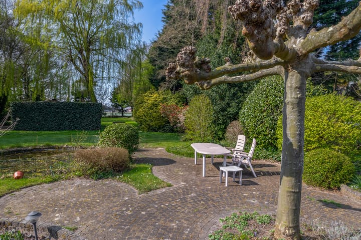 Photo 35 of Weeresteinstraat 191