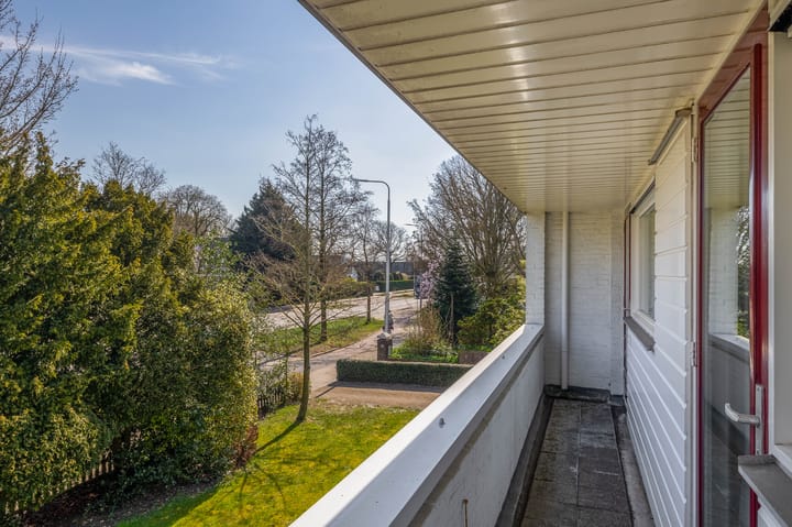 Photo 48 of Weeresteinstraat 191