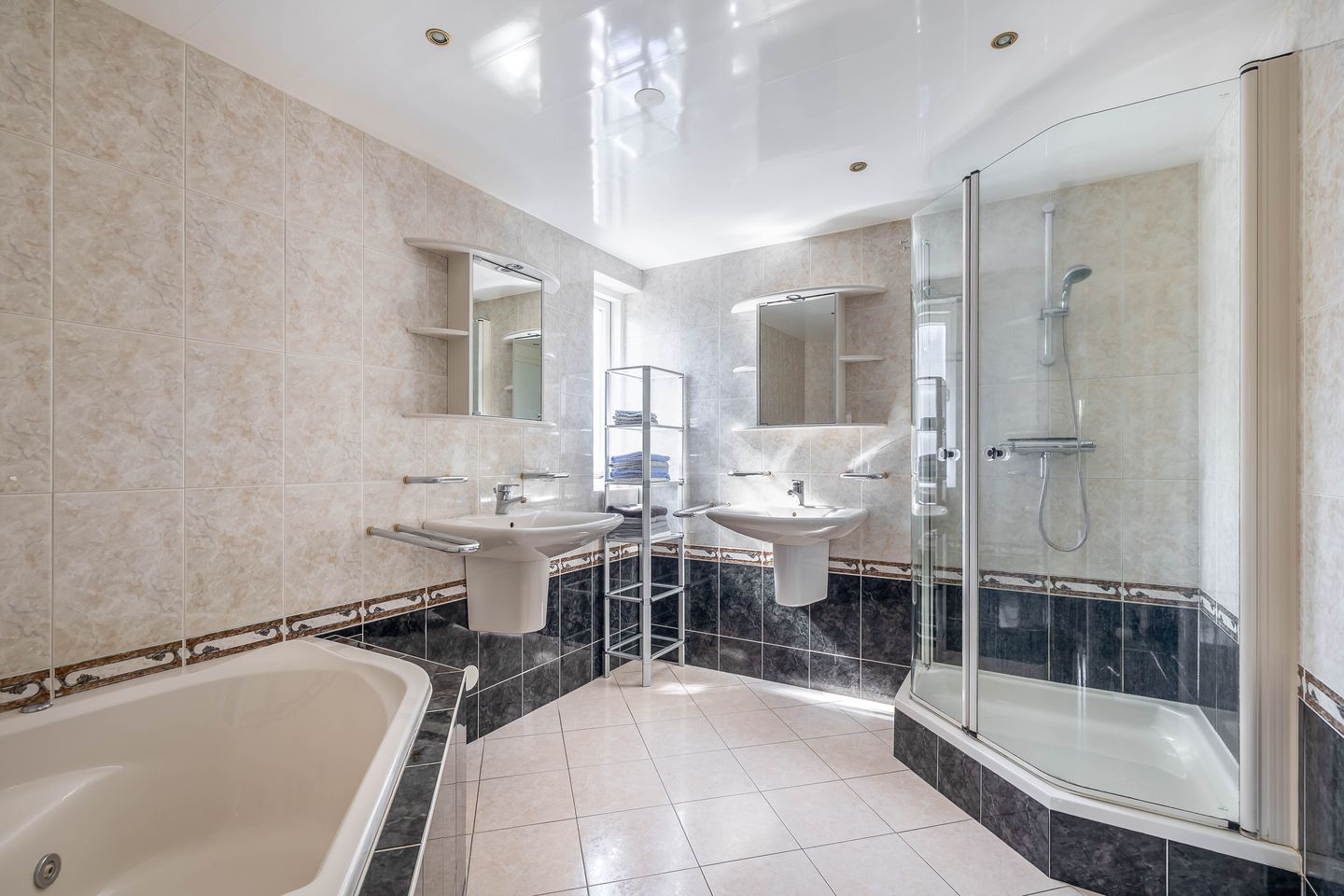 Photo 49 of Weeresteinstraat 191