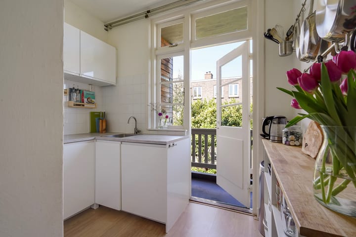 Photo 16 of Hugo de Grootstraat 272