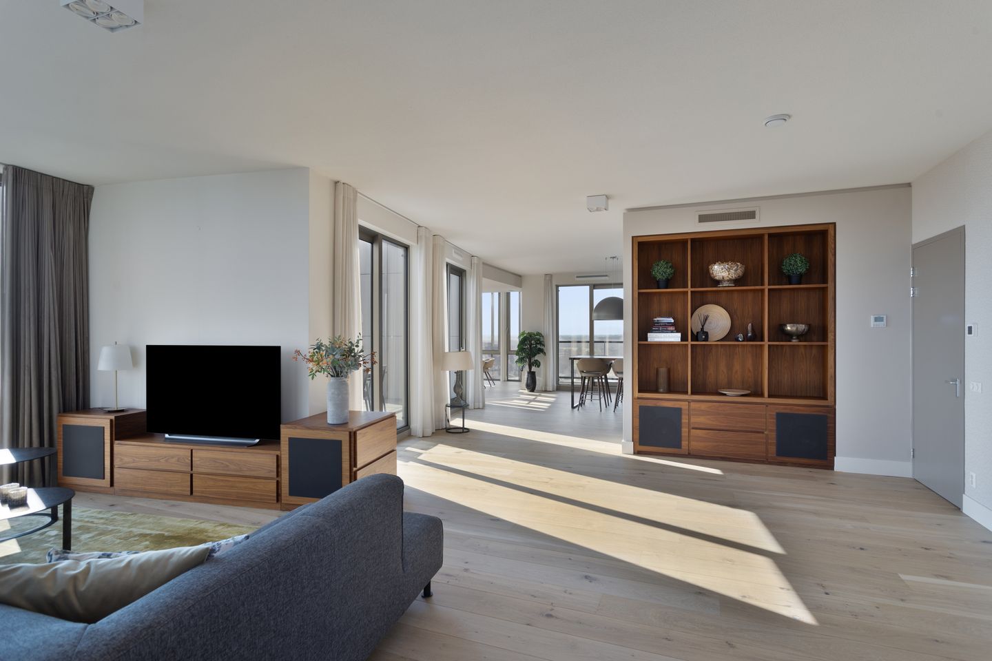 Foto 5 van Hofplein 93