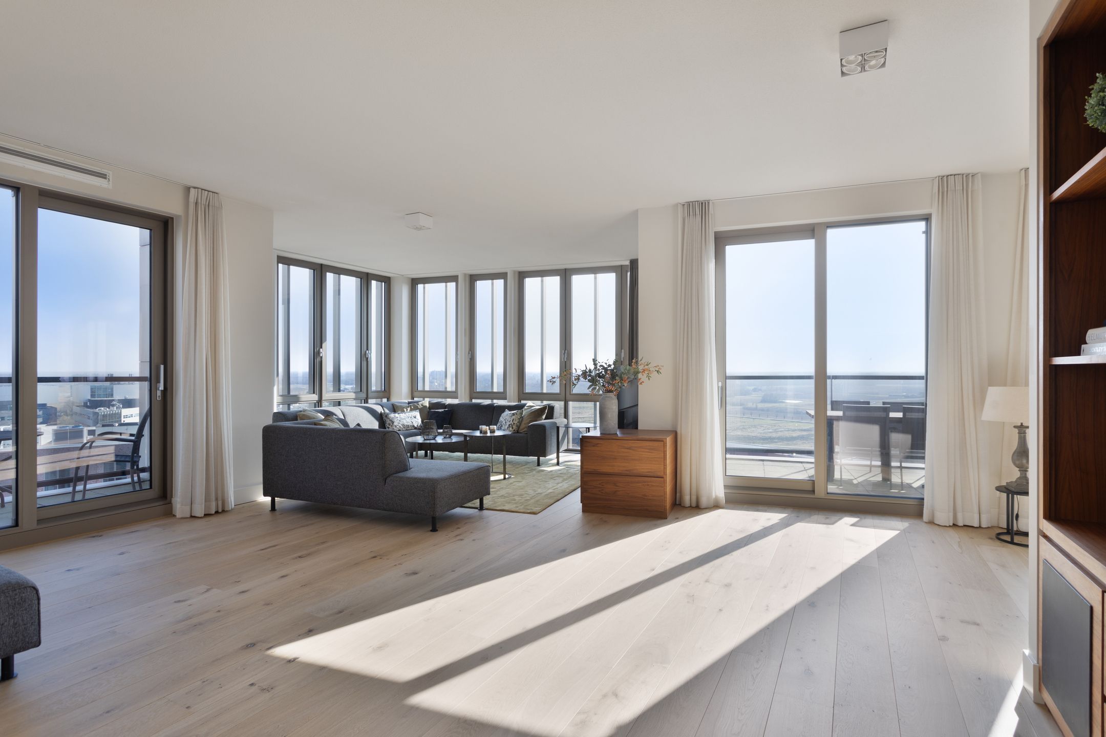 Foto 15 van Hofplein 93