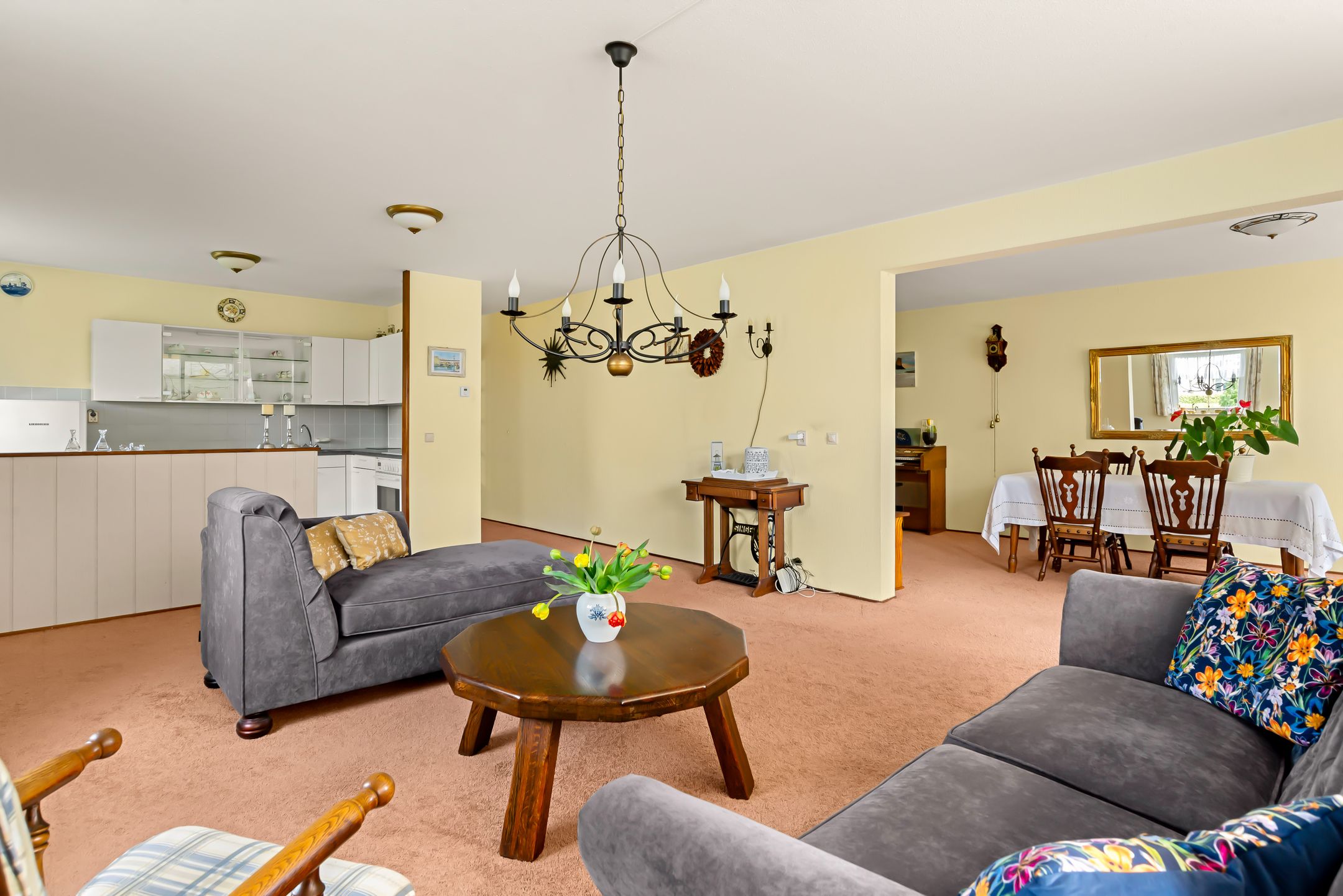 Photo 15 of Dotterbloem 1