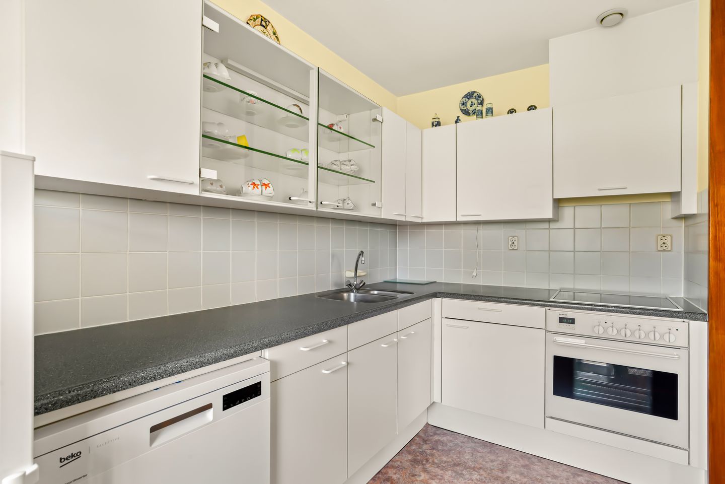 Photo 35 of Dotterbloem 1