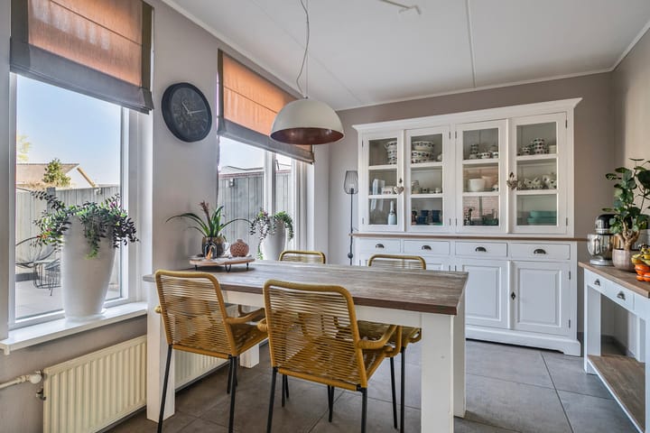 Photo 10 of Mgr Bekkersstraat 11