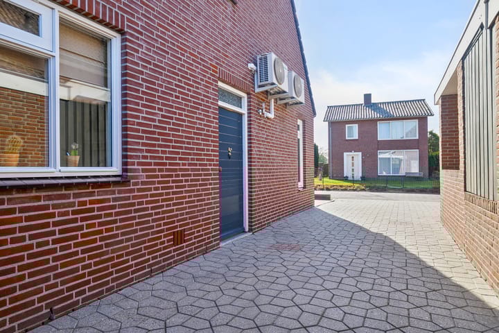 Photo 38 of Mgr Bekkersstraat 11