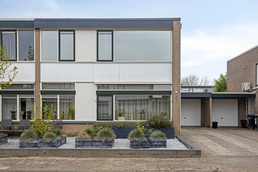 Foto 2 van Uniastate 5