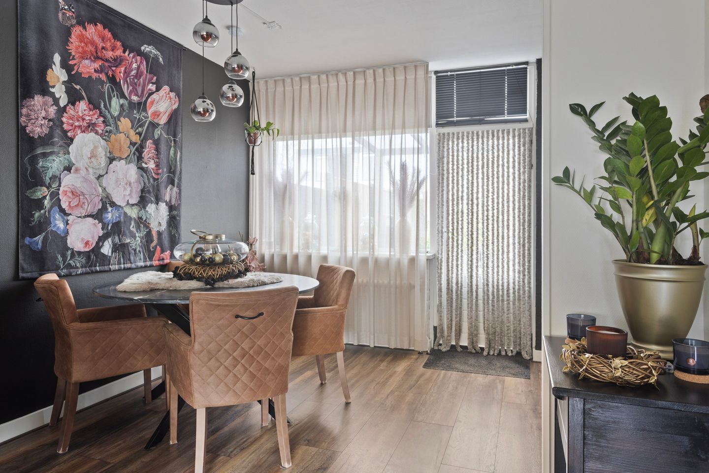 Foto 10 van Uniastate 5