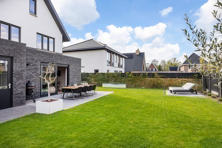 Foto 37 van Max van der Stoelstraat 2