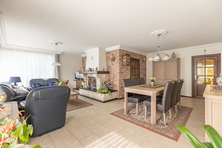 Foto 3 van Den Hof 25