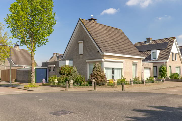 Foto 6 van Den Hof 25