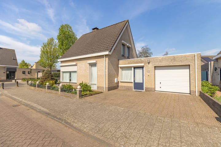 Foto 7 van Den Hof 25