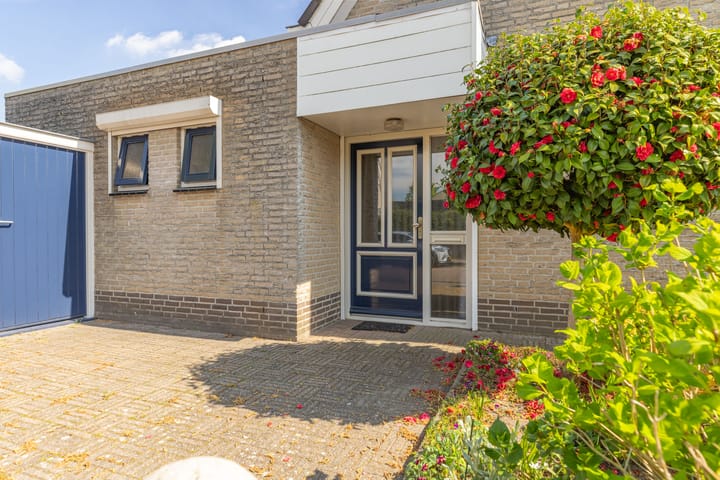 Foto 8 van Den Hof 25