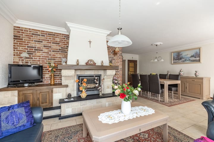 Foto 12 van Den Hof 25