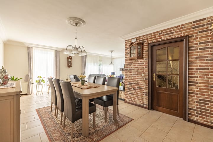 Foto 14 van Den Hof 25