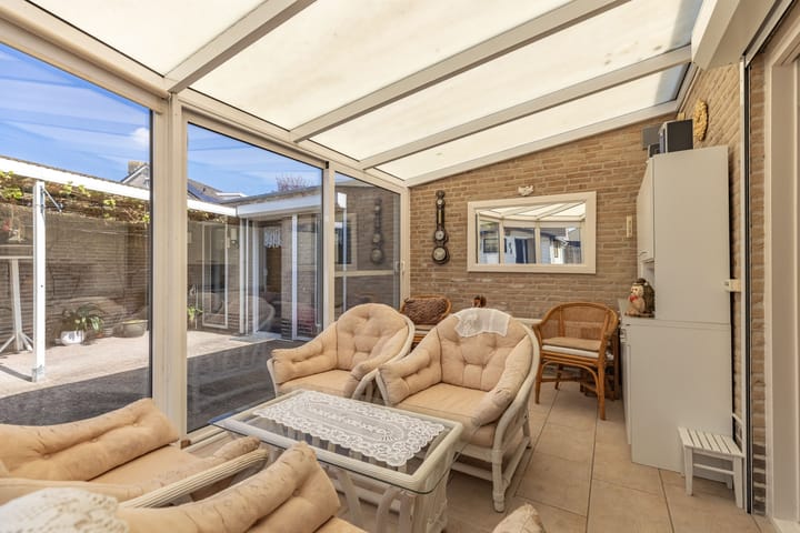 Foto 18 van Den Hof 25