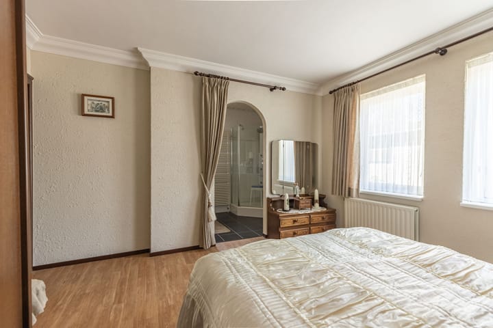 Foto 21 van Den Hof 25