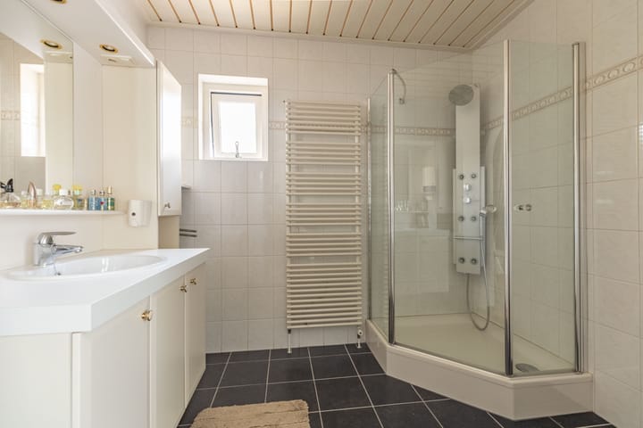 Foto 22 van Den Hof 25