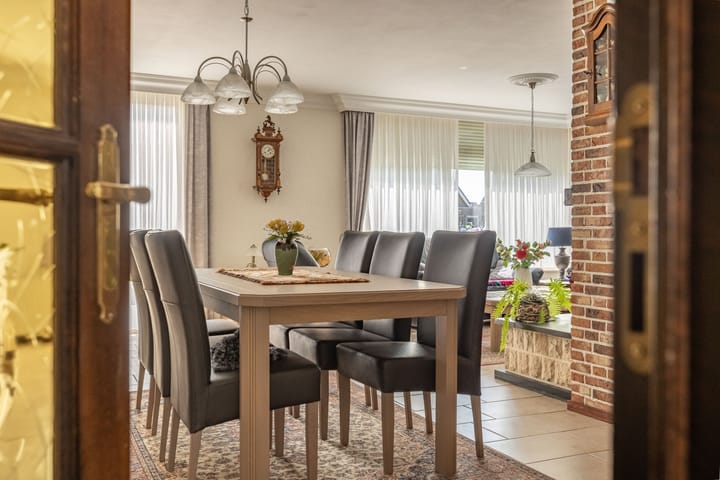 Foto 15 van Den Hof 25