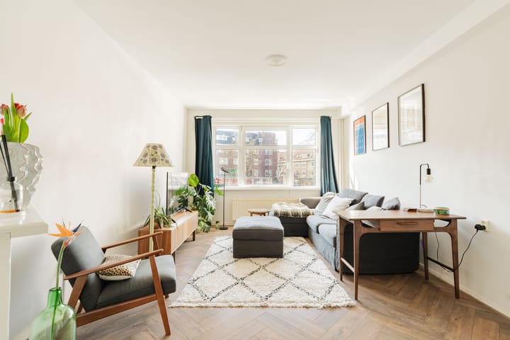 Foto 2 van Paramariboplein 34-1