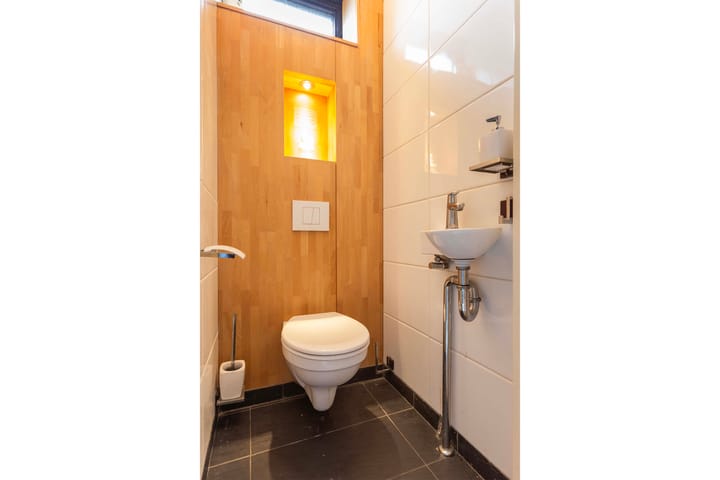 Foto 14 van Van Brerostraat 49