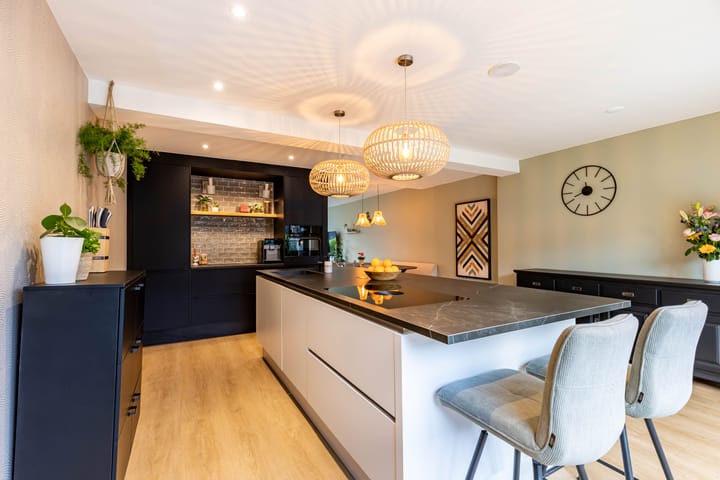 Foto 2 van Jarigsmastins 8