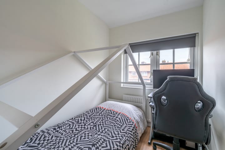 Foto 16 van Adelaarstraat 8