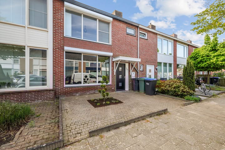 Foto 2 van Dr. J. van Beurdenstraat 7