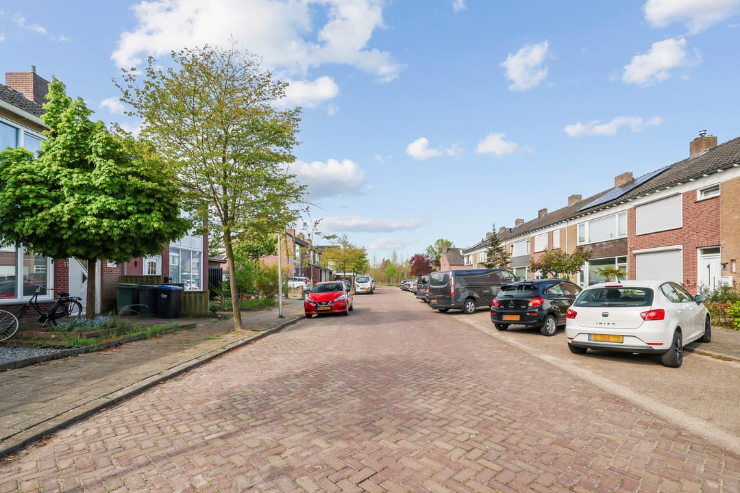 Foto 16 van Dr. J. van Beurdenstraat 7