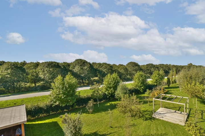 Photo 4 of John Daltonstraat 9