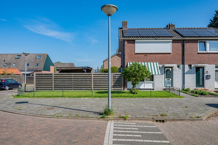 Photo 4 of Vondellaan 21