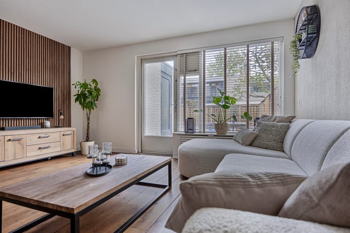 Photo 14 of Wilhelmina van Pruisenlaan 122